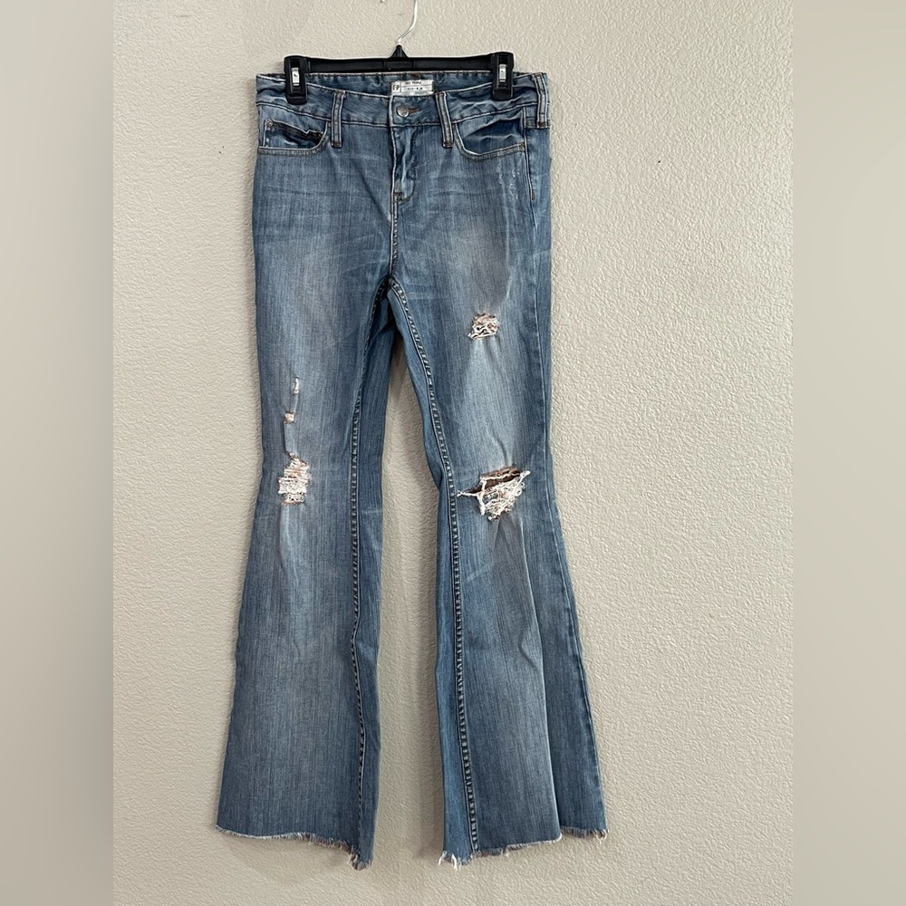 Free People Blue Distressed Flare Jeans pinstripe interior size 28